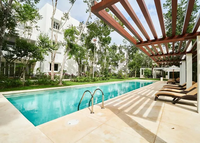 2Br 2Ba Condo With 2 Pools, Gym, Yoga Deck And Bbq Grill