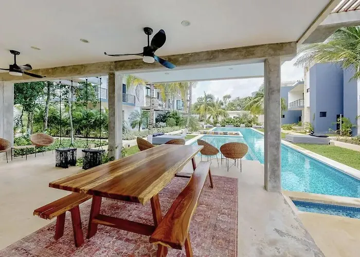 Contemporary Poolside Condo, Wi-Fi - Paraiso Kaanal 101