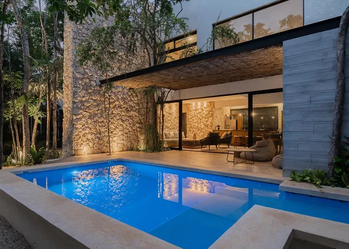Twelve O\'Clock - Luxury Villas