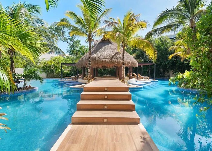 Luxurious Penthouse With Jungle View & Private Pool