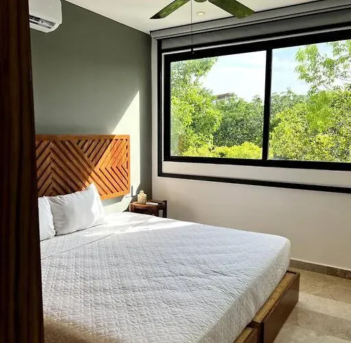 Room Rental Super Comfortable With Office Space!