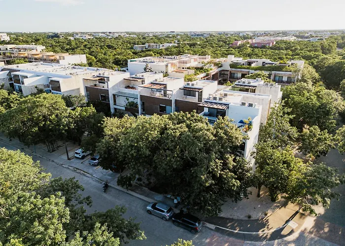Beautiful 3 Bdr, 3 Ba Modern Condo Minutes From Beach