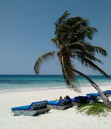 Hemingway Romantic Eco Resort
