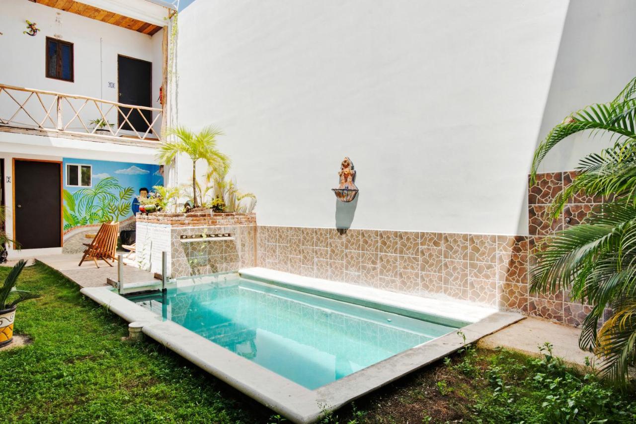 Oyo Jarro Cafe Hotel