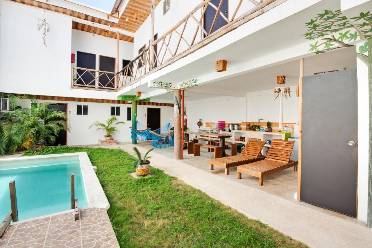 Oyo Jarro Cafe Hotel