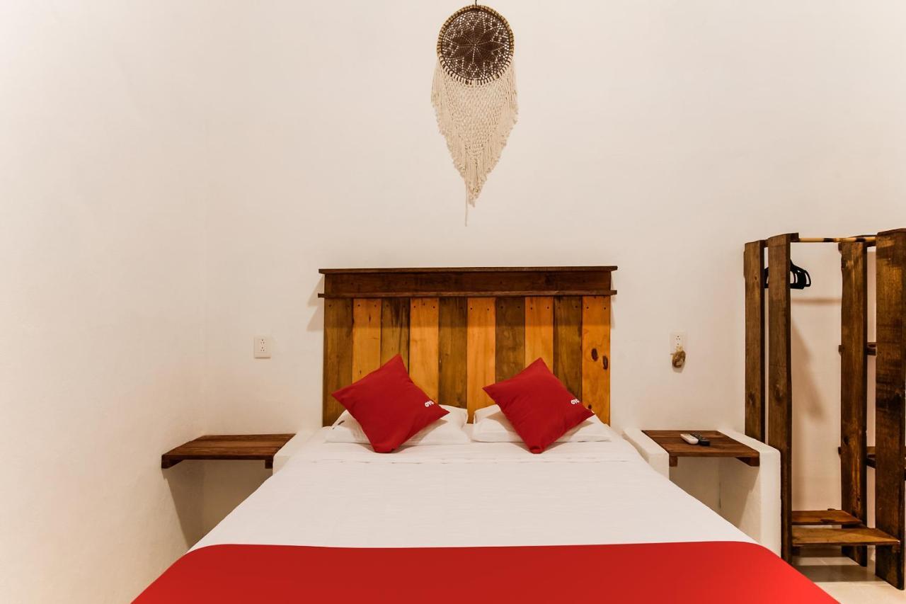 Oyo Jarro Cafe Hotel