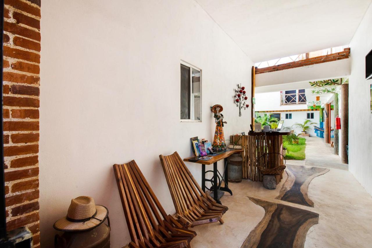 Oyo Jarro Cafe Hotel 2*