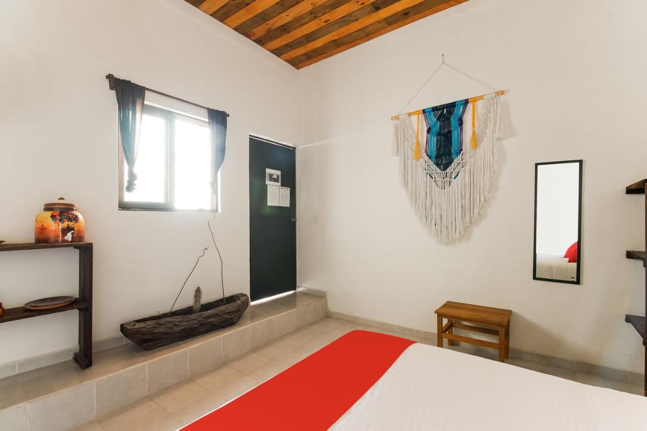 Hotel Oyo Jarro Cafe 2*