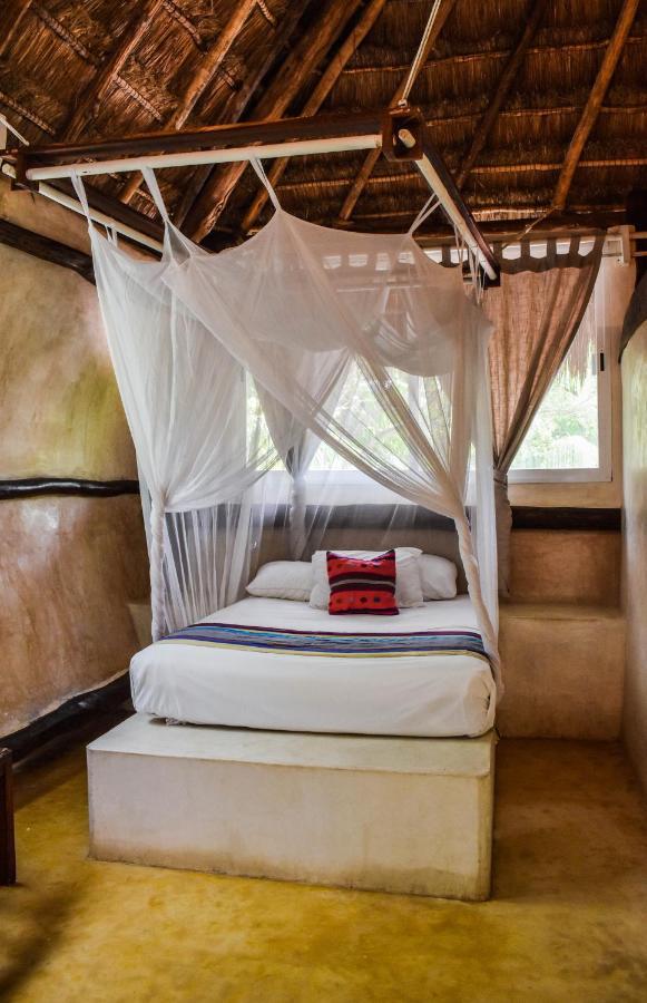 Lamar Front And Pool Tulum