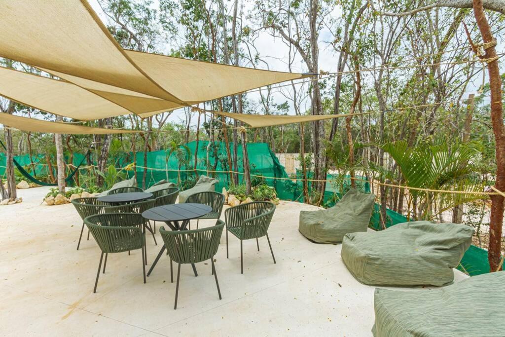 Perfect Getaway A Yaaxlum 106