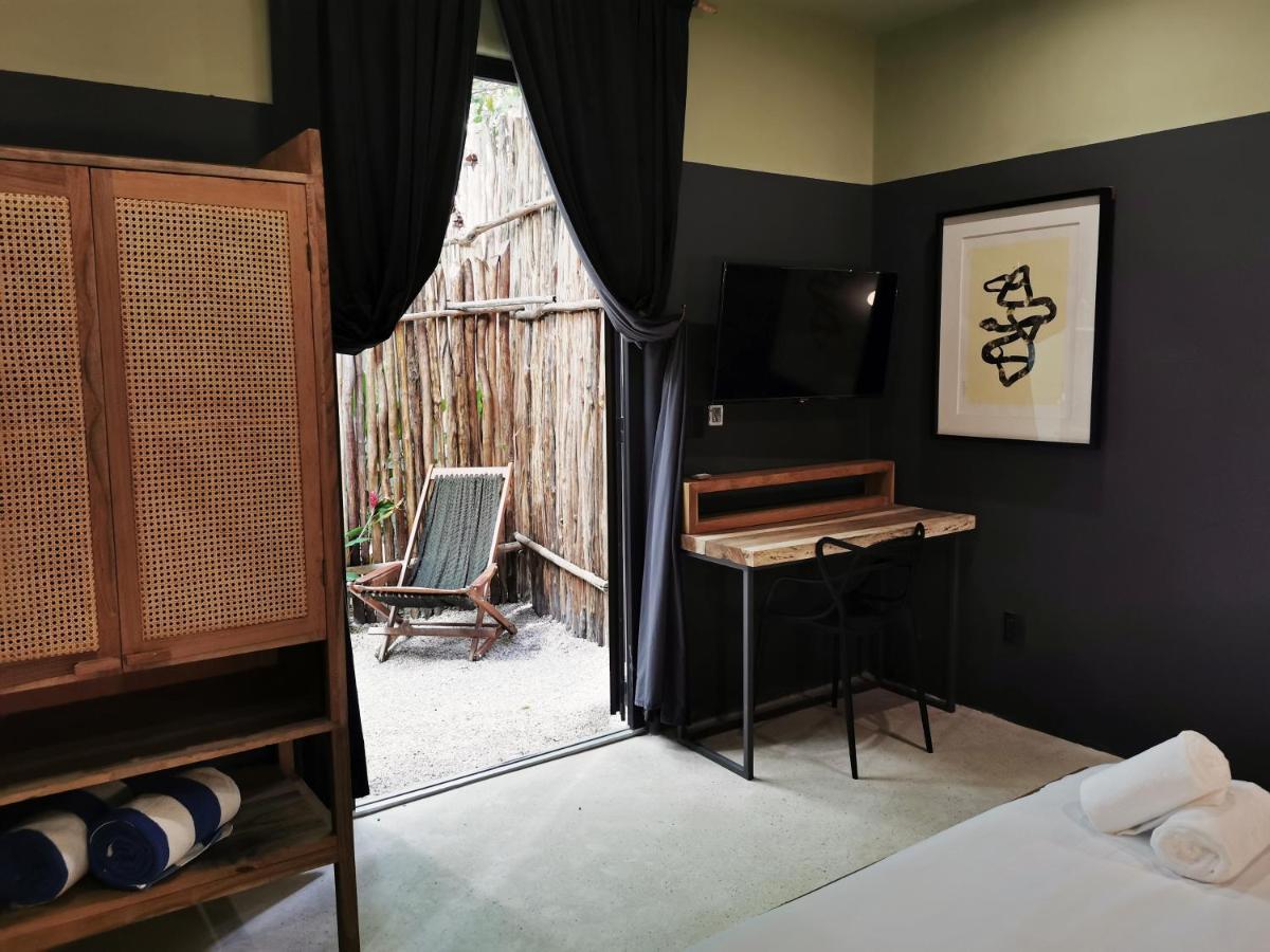 Bed & Breakfast Loba Male Only 4*