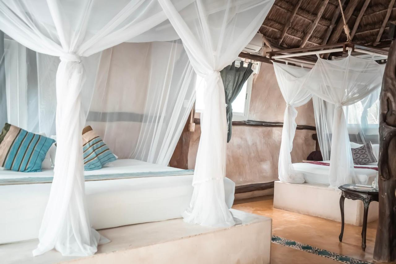 Hotel Lamar Front And Pool Tulum