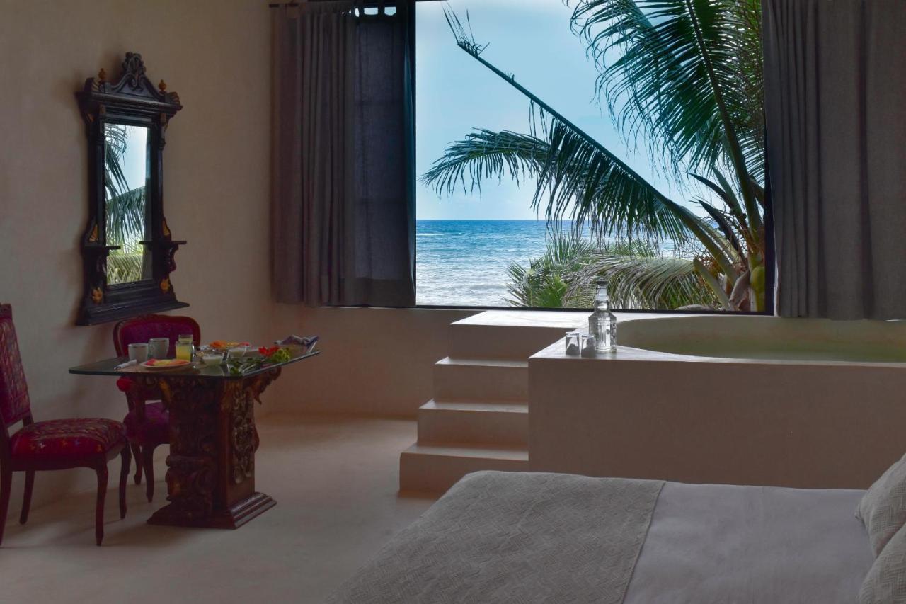 Lamar Front And Pool