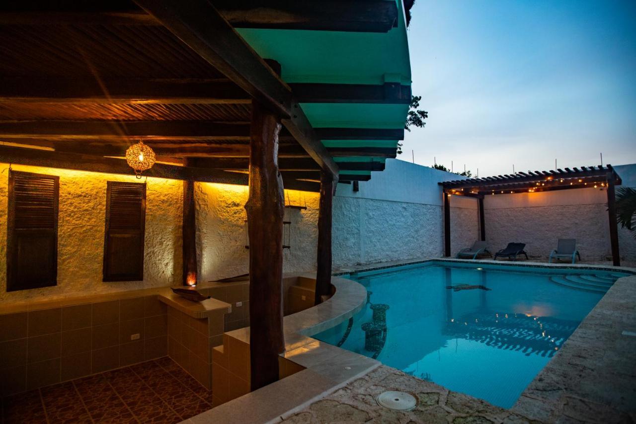 Howlita - Adult Only Tulum