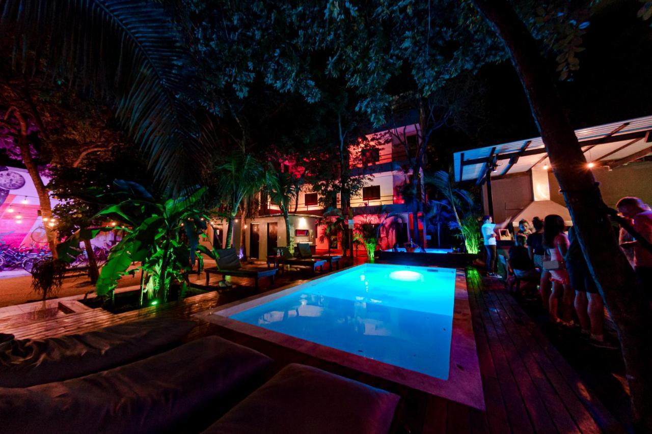 Che & Bar Adults Only Hostel