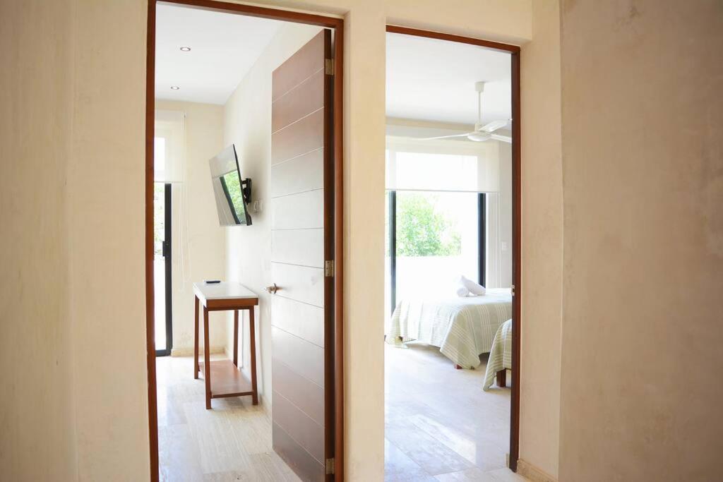 Exclusive, Spacious, Comfy 3 Bedroom Ph With Pool! Apartment
