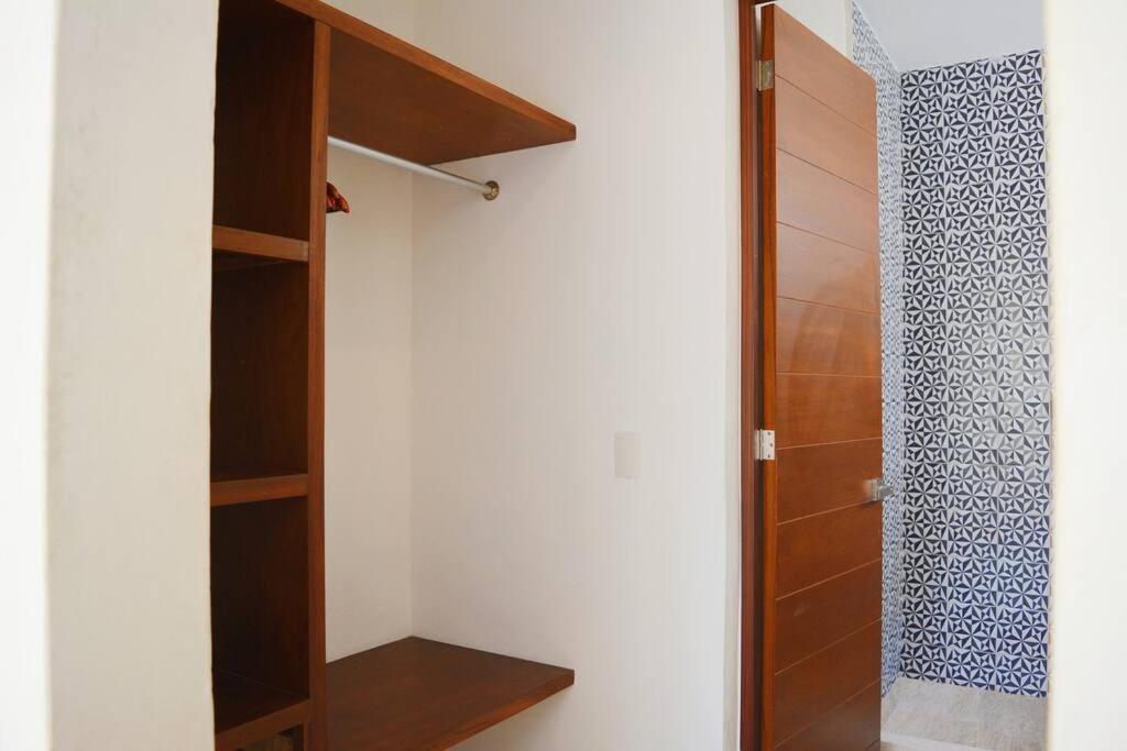 Exclusive, Spacious, Comfy 3 Bedroom Ph With Pool!