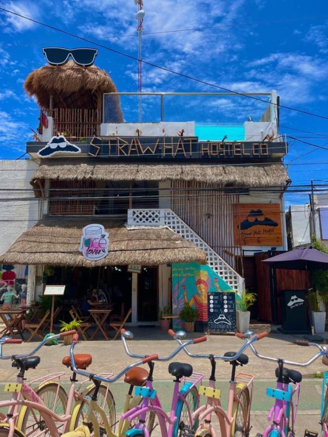 Straw & Rooftop Bar Hostel Tulum