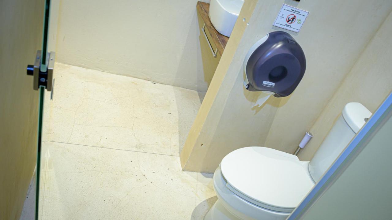 Moonshine & Hotel 3*