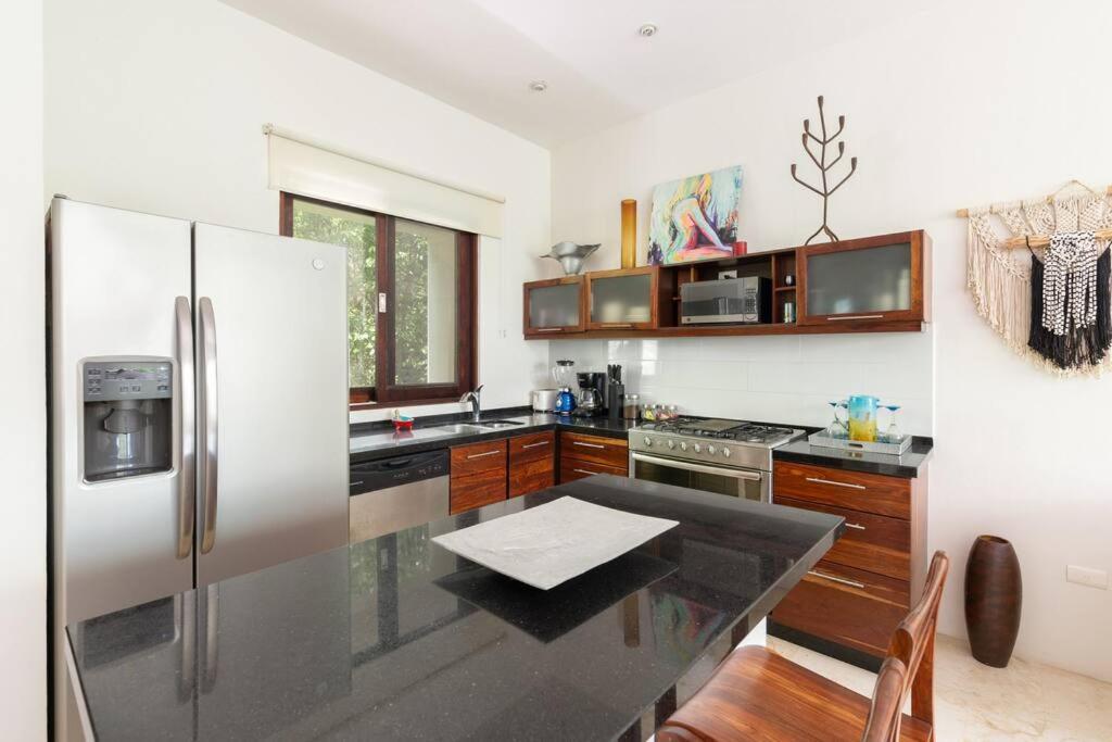 Intima - Optional Clothing - Private Jacuzzi Apartment *