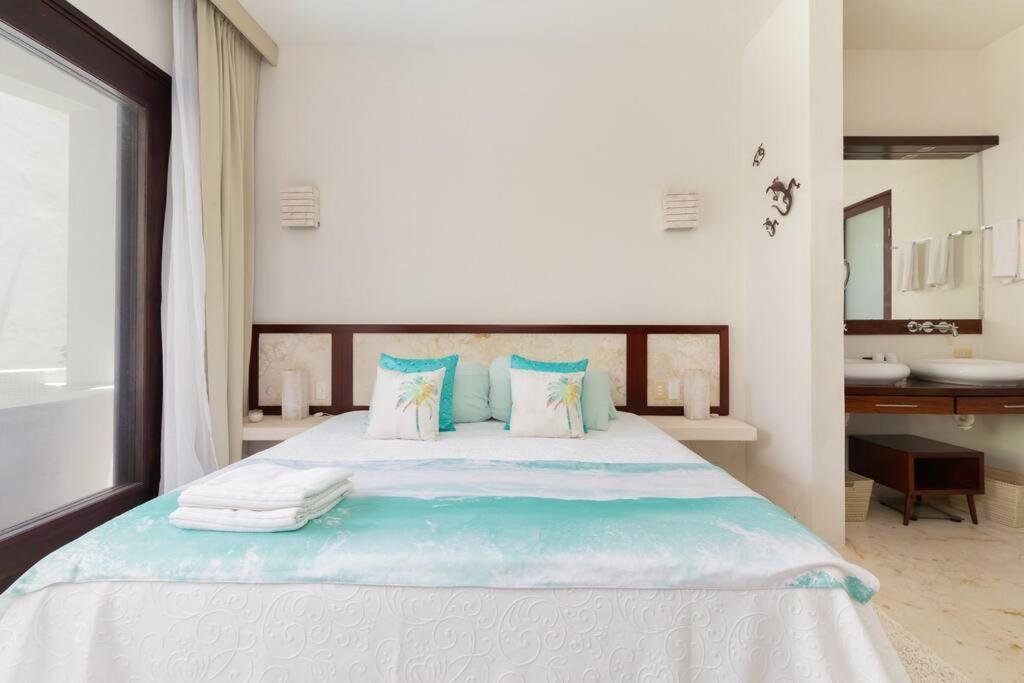 Intima - Optional Clothing - Private Jacuzzi Tulum