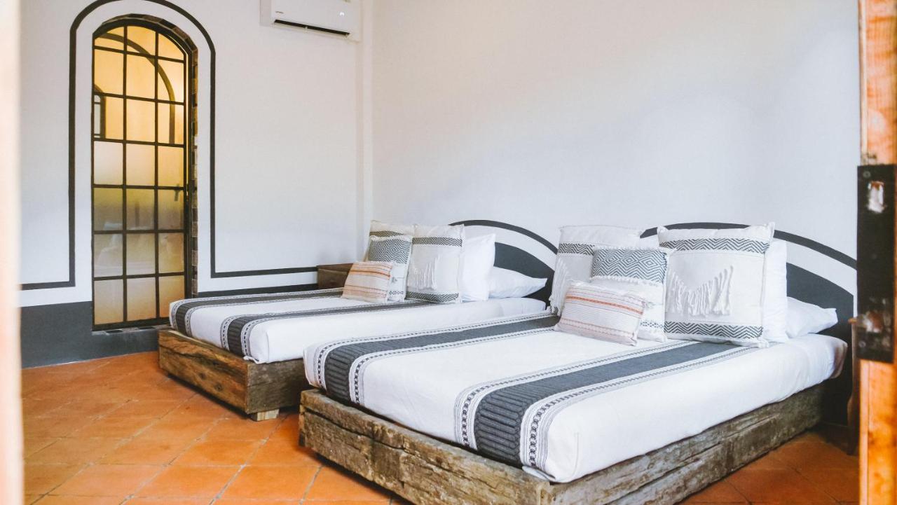 Hiphipstay - The Colonial Hotel