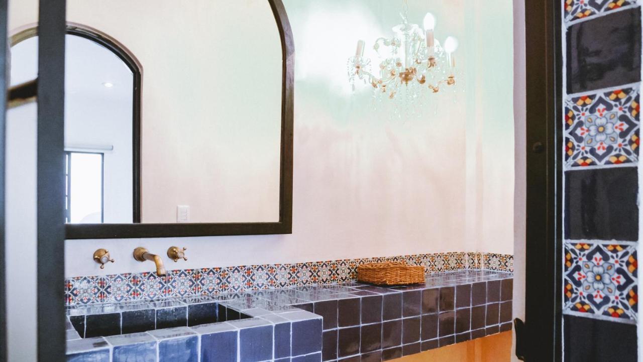 Hiphipstay - The Colonial Hotel 5*