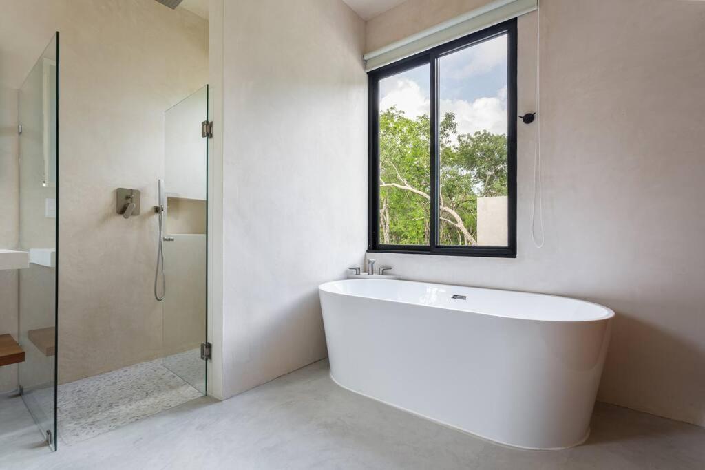 Villa Jungle Chic 3 Bedroom *