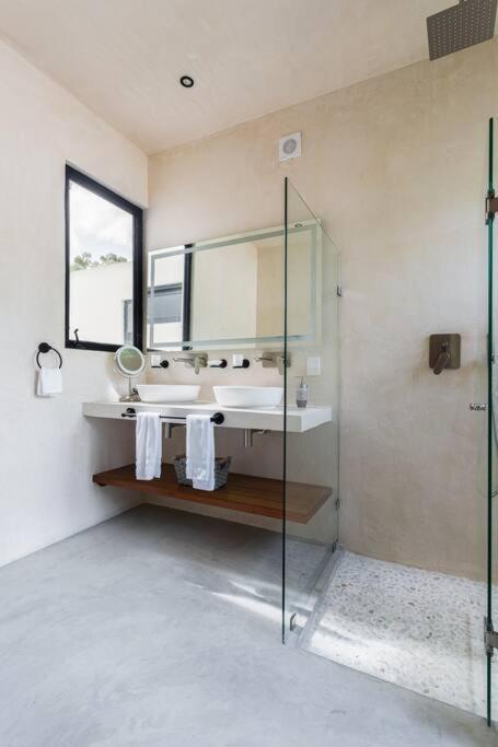 Jungle Chic 3 Bedroom