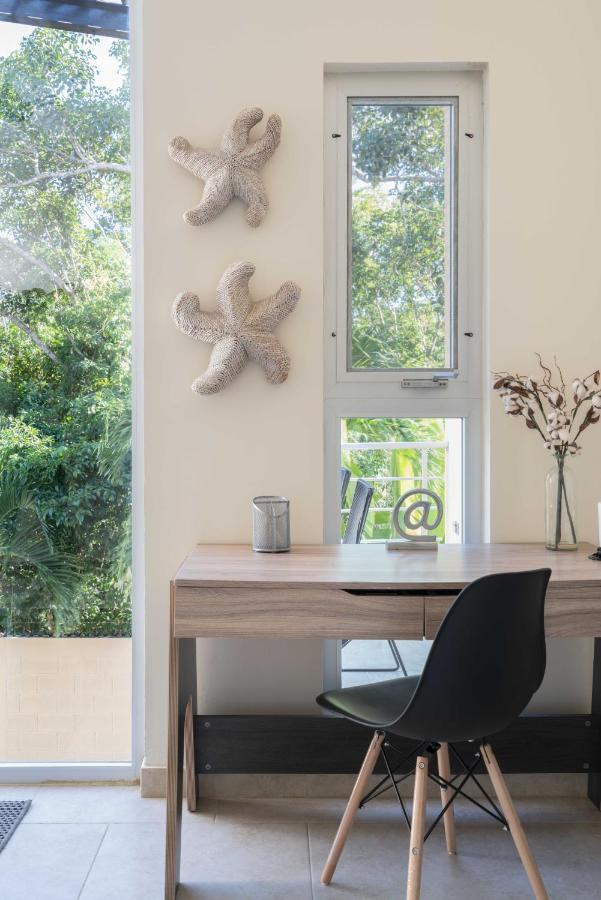 Private Modern Villa-pool Beds-ac-internet-parking-grill