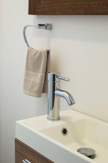 Neem 31 Comfortable, Luxury 10 Min To The