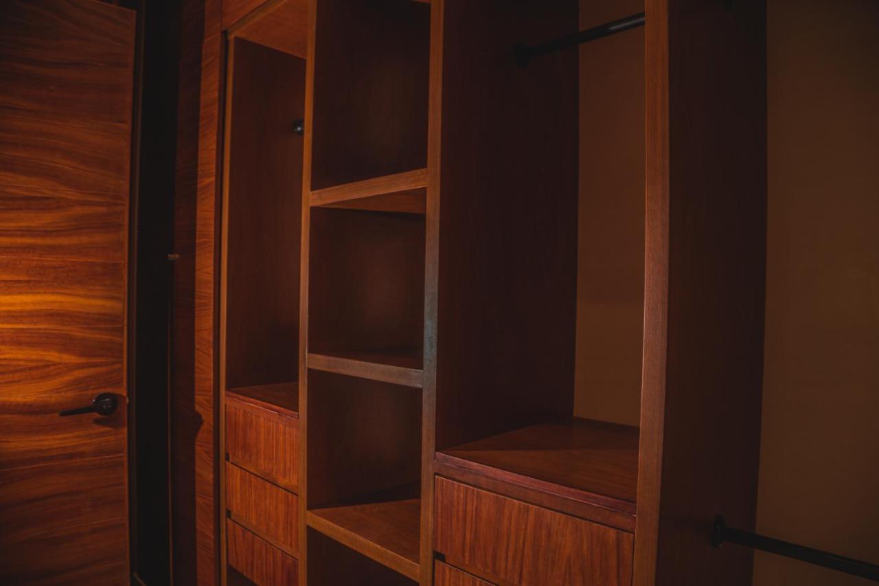 Stylish & Luxury Penthouse & Apartment, Private Pool, Private Hot Tub, Terrace And Roof At Jungle Apartment *