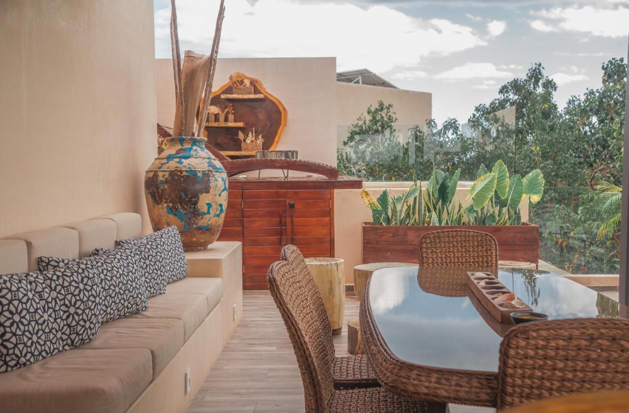 Stylish & Luxury Penthouse & Apartment, Private Pool, Private Hot Tub, Terrace And Roof At Jungle Apartment