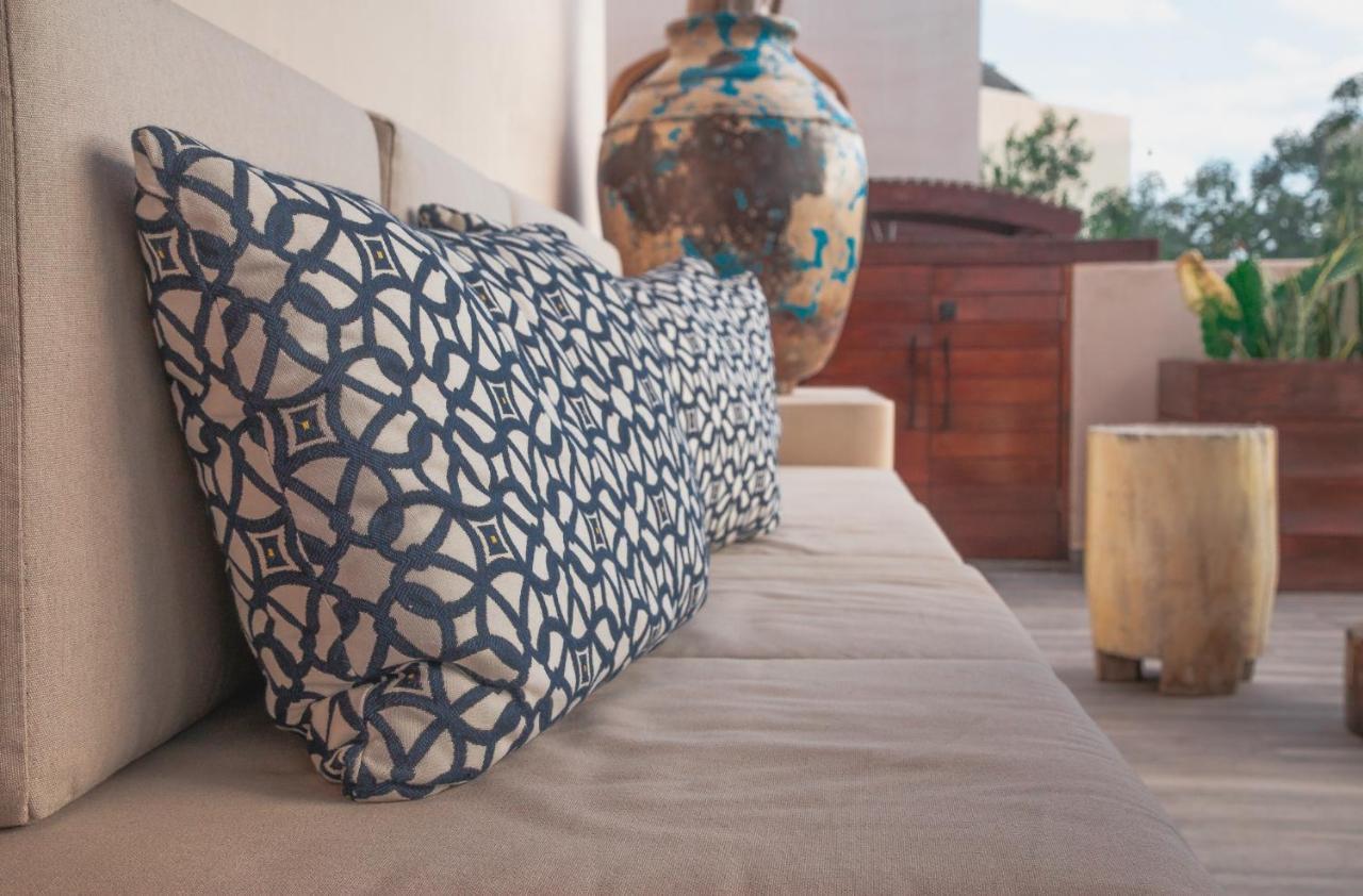 Stylish & Luxury Penthouse & Apartment, Private Pool, Private Hot Tub, Terrace And Roof At Jungle Apartment *