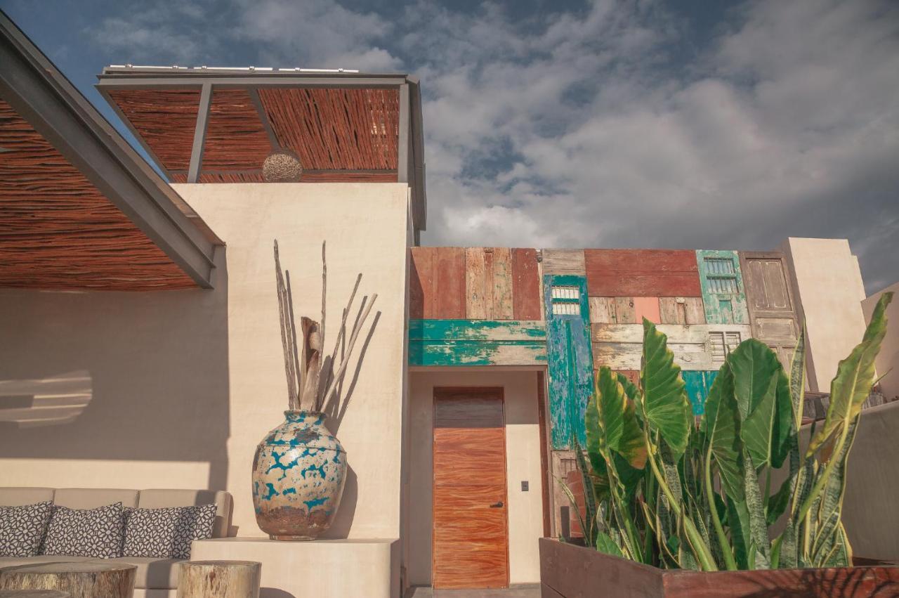 Stylish & Luxury Penthouse & Apartment, Private Pool, Private Hot Tub, Terrace And Roof At Jungle Apartment