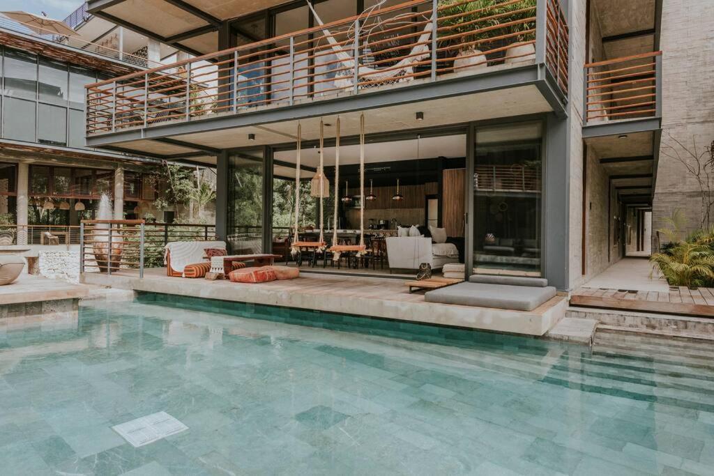 Cenote + Swim-up + Luxury *
