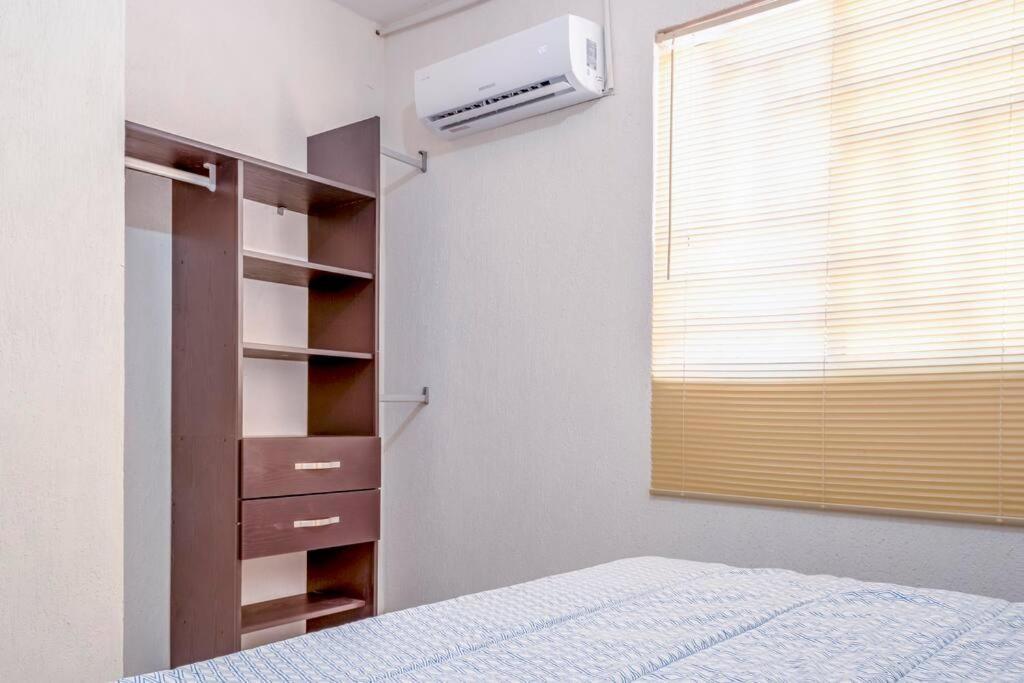 Cozy Oasis: 2-bedroom W/ Pool Apartment *