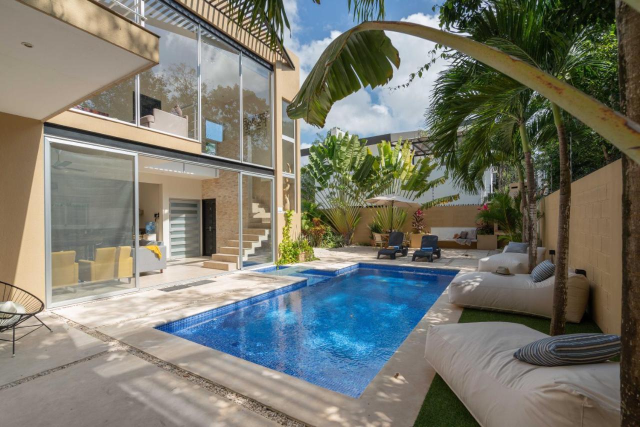 Private Modern Villa-pool Beds-ac-internet-parking-grill