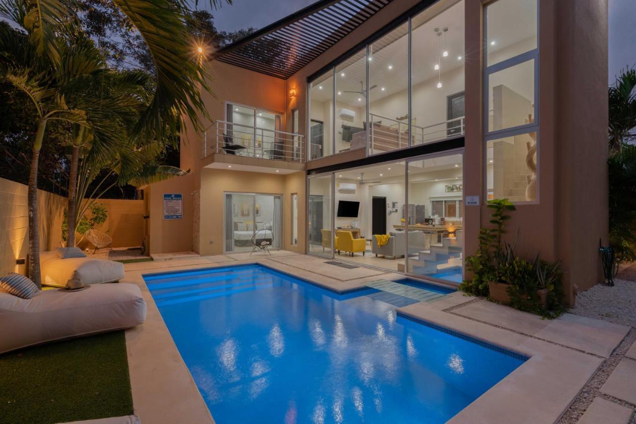 Holiday home Private Modern Villa-pool Beds-ac-internet-parking-grill