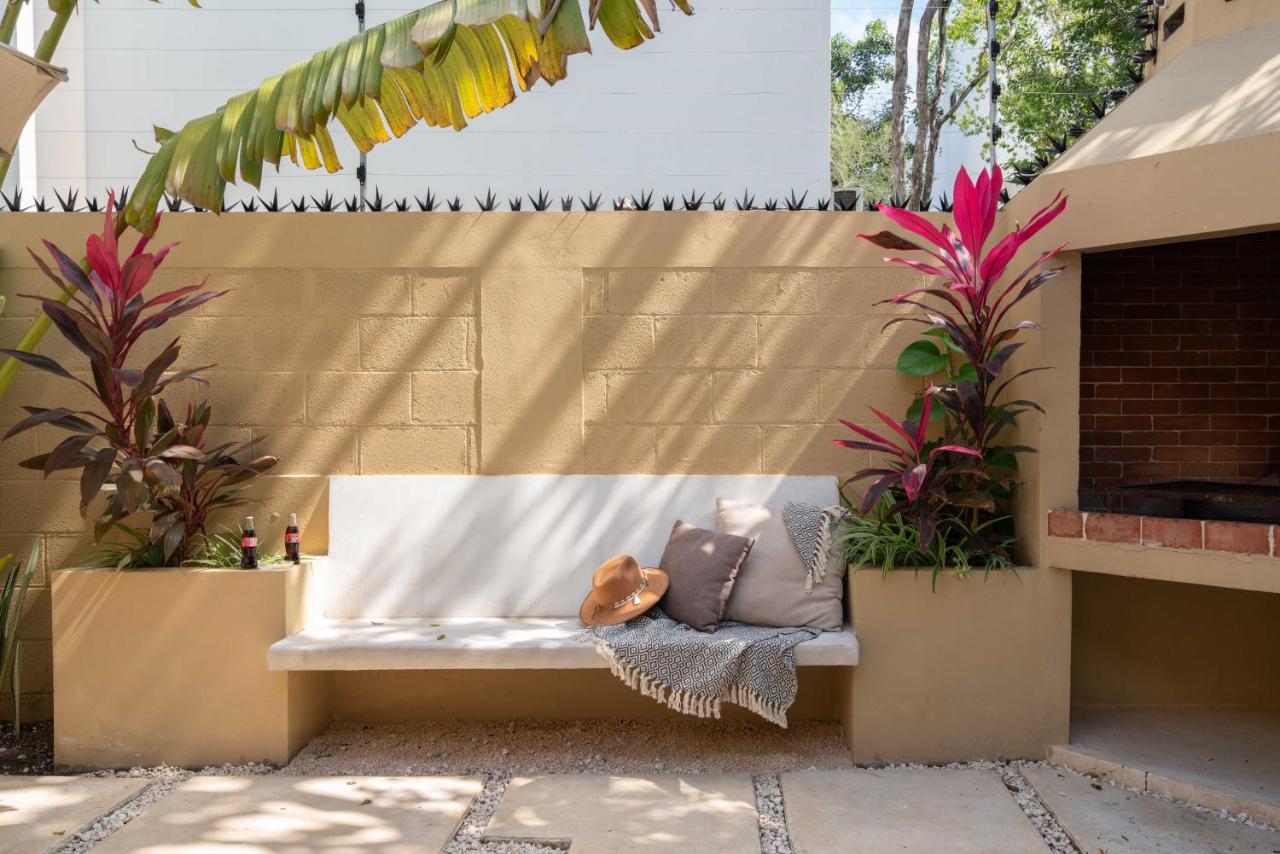 Private Modern Villa-pool Beds-ac-internet-parking-grill