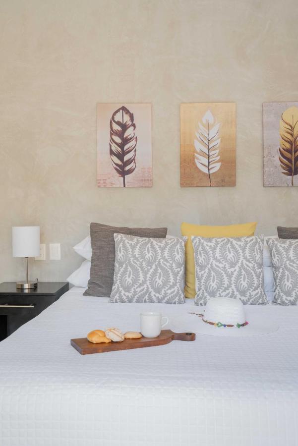 Private Modern Villa-pool Beds-ac-internet-parking-grill Holiday home