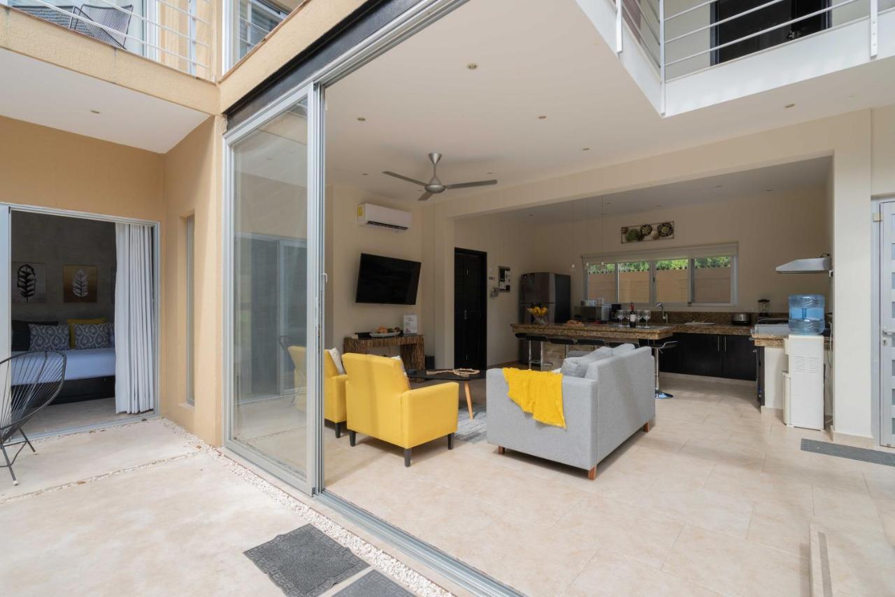 Private Modern Villa-pool Beds-ac-internet-parking-grill Holiday home *