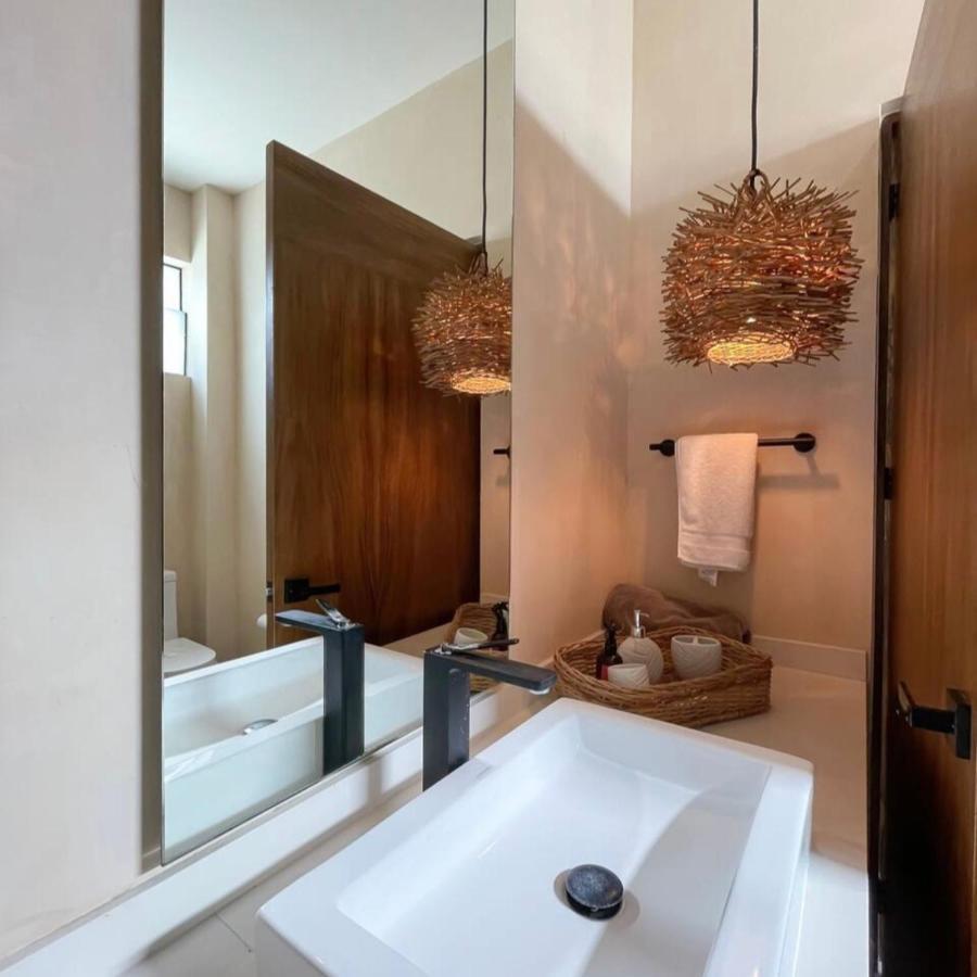 Moderno En Quintana Roo Mexico *