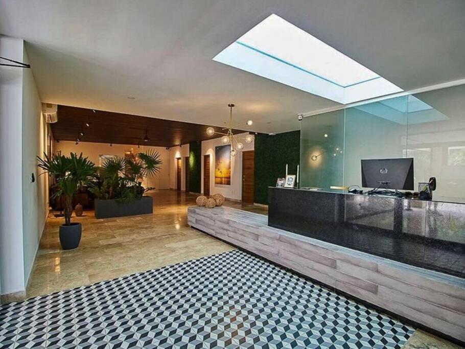 2 Bedroom With Rooftop Pool And Gym Apartment