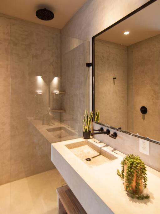 Spectacular Gaia/ph/private Pool Apartment