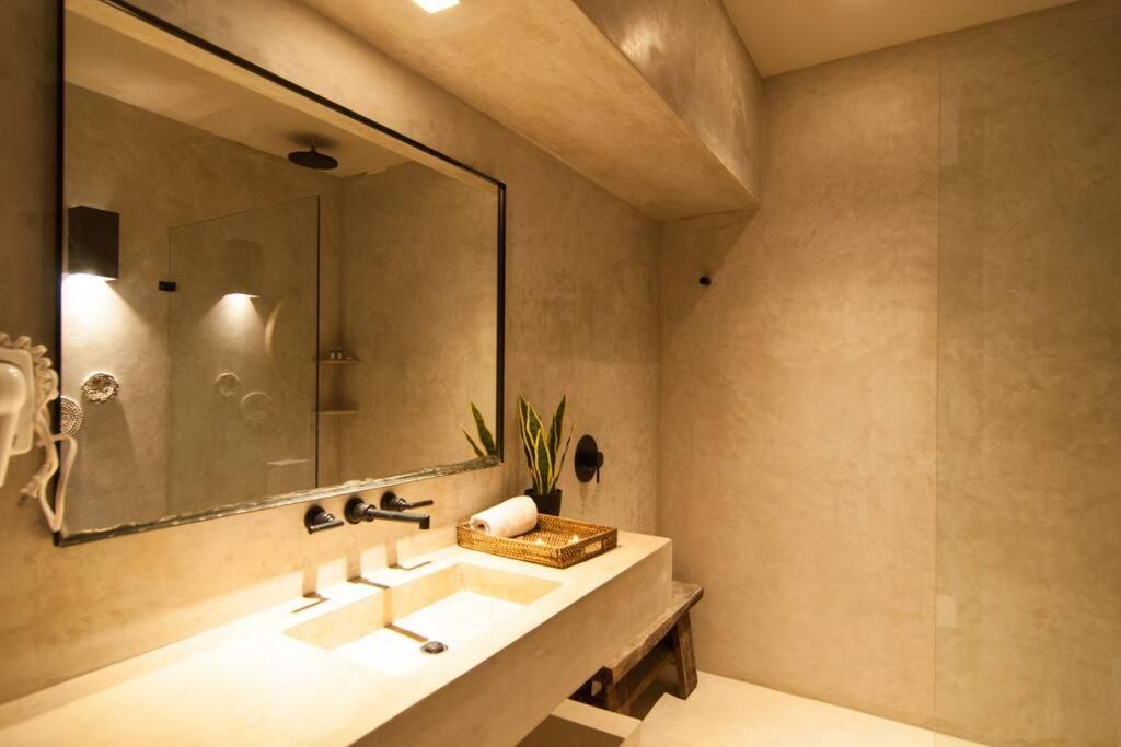 Spectacular Gaia/ph/private Pool Apartment