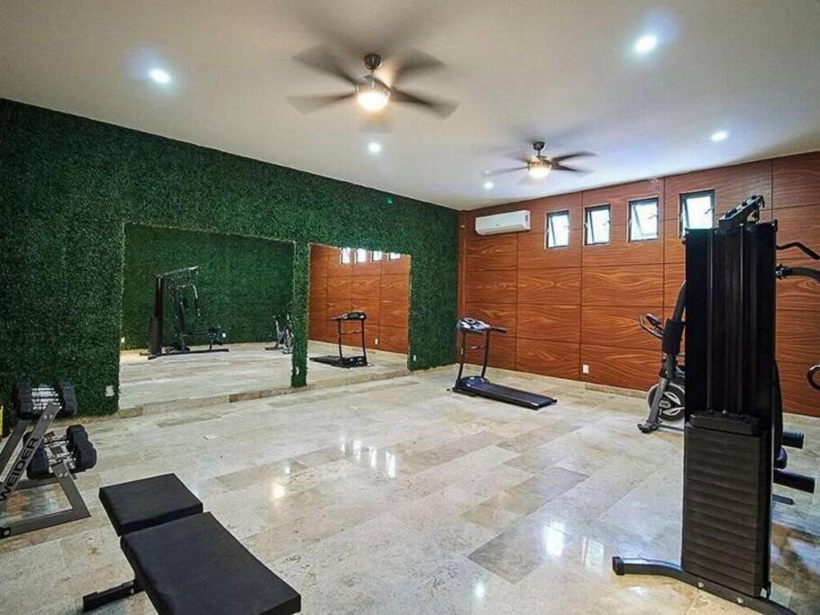 Apartment 2 Bedroom With Rooftop Pool And Gym *