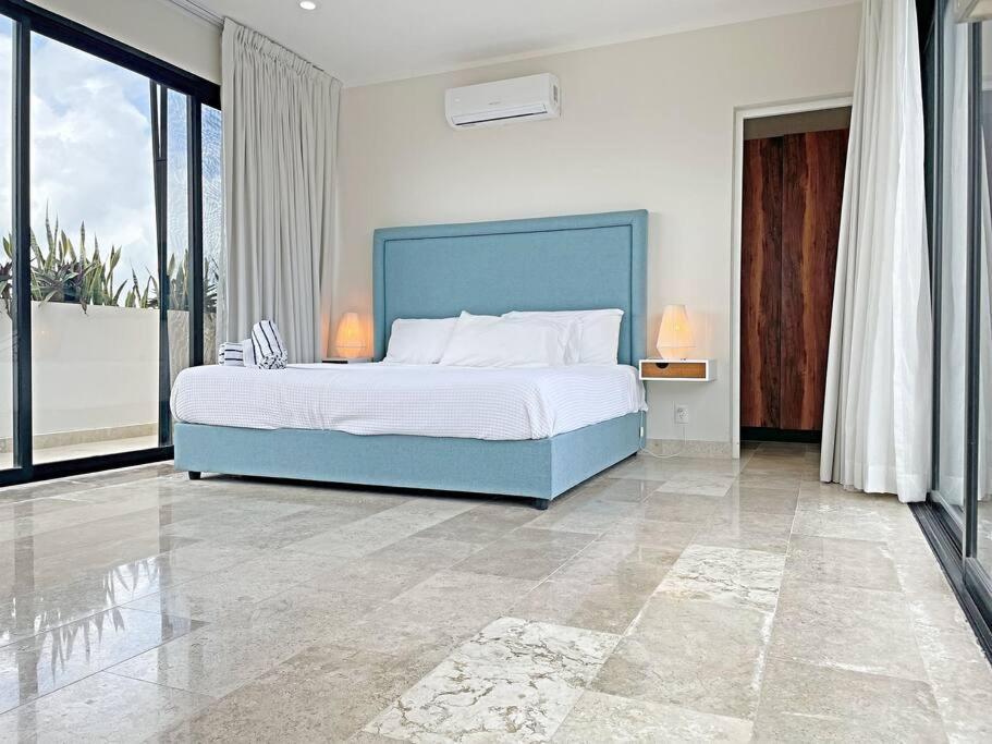 Spacious 3 Bed Penthouse With Rooftop And Gym Apartment