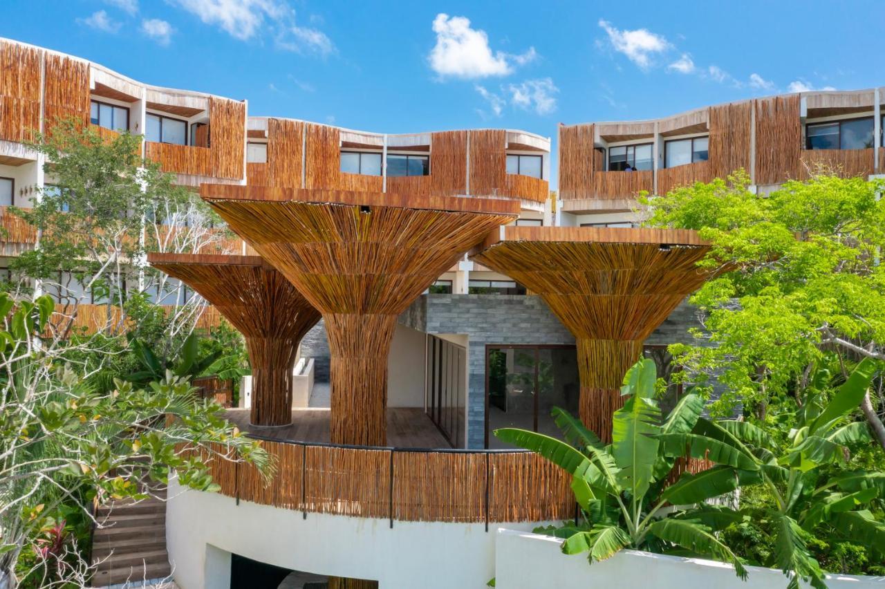 Adora Distinctive Residences *