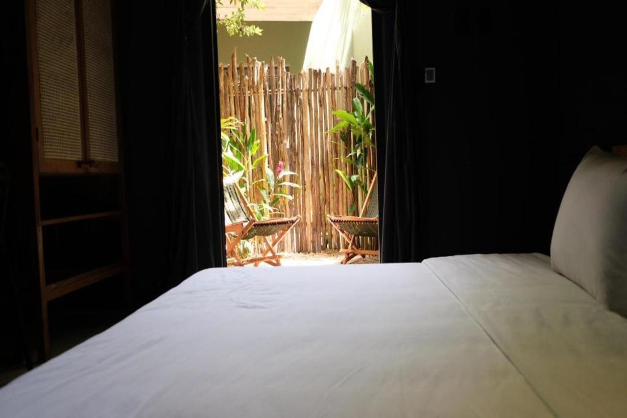 Loba Male Only Bed & Breakfast